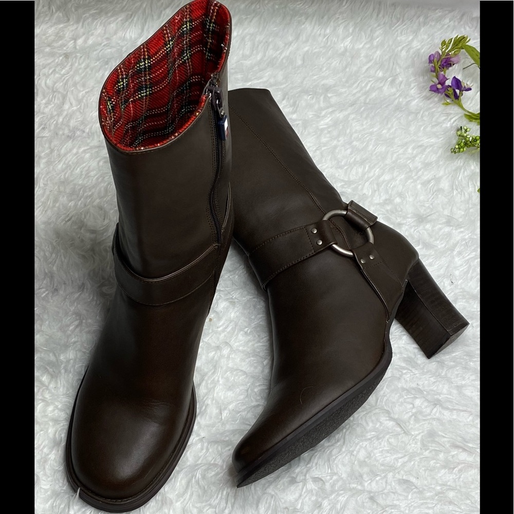 Tommy girl Leather Mid calf boots size 8M